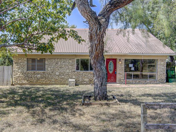 322 E Castleshoals DR , Granite Shoals, TX 78654