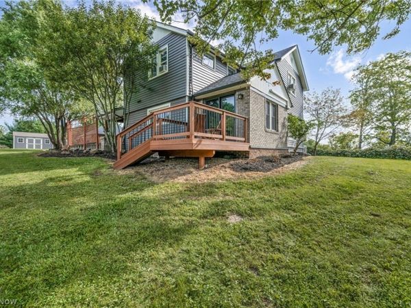 1511 Center Road, Hinckley, OH 44233