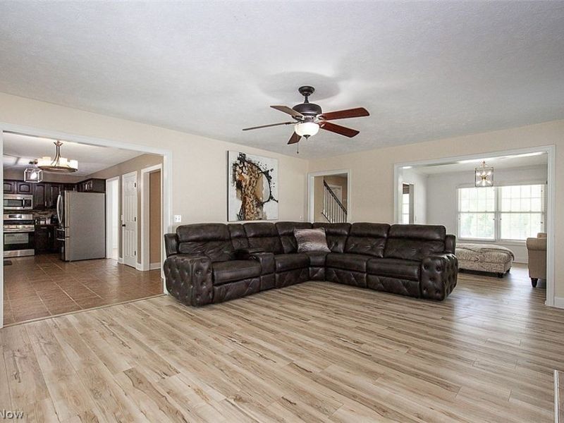 25660 Edgecliff Drive, Euclid, OH 44132 Photo 12