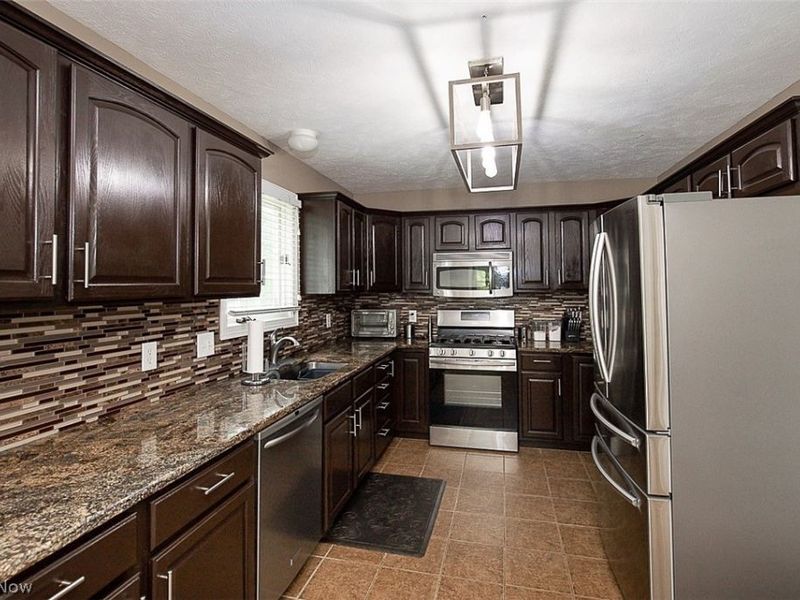 25660 Edgecliff Drive, Euclid, OH 44132 Photo 15