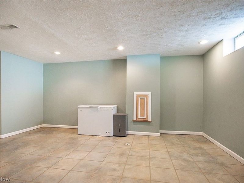 25660 Edgecliff Drive, Euclid, OH 44132 Photo 41