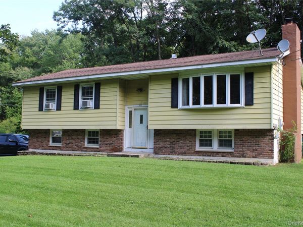 230 Roosevelt Road , Hyde Park, NY 12538