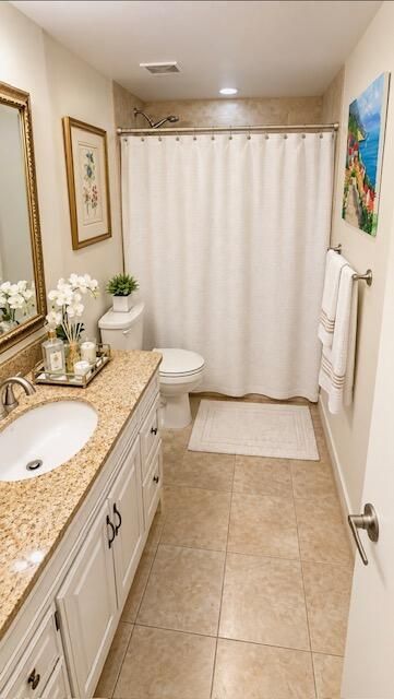 1723 Embassy Drive, Unit 103, West Palm Beach, FL 33401 Photo