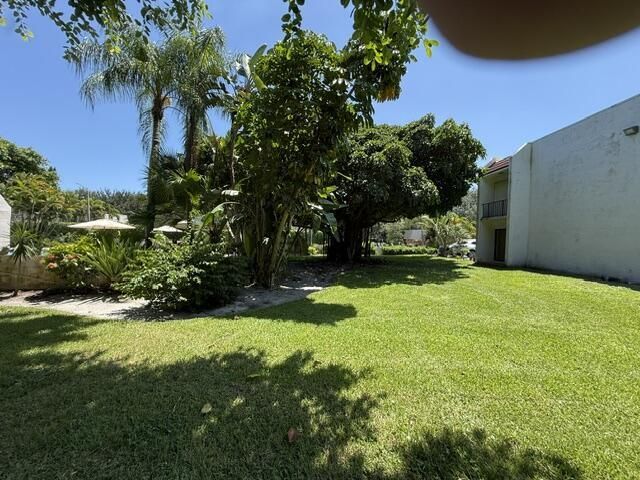 1723 Embassy Drive, Unit 103, West Palm Beach, FL 33401 Photo