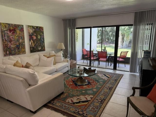 1723 Embassy Drive, Unit 103, West Palm Beach, FL 33401 Photo