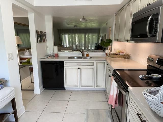 1723 Embassy Drive, Unit 103, West Palm Beach, FL 33401 Photo