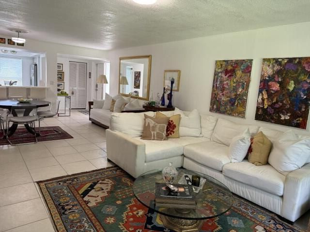 1723 Embassy Drive, Unit 103, West Palm Beach, FL 33401 Photo