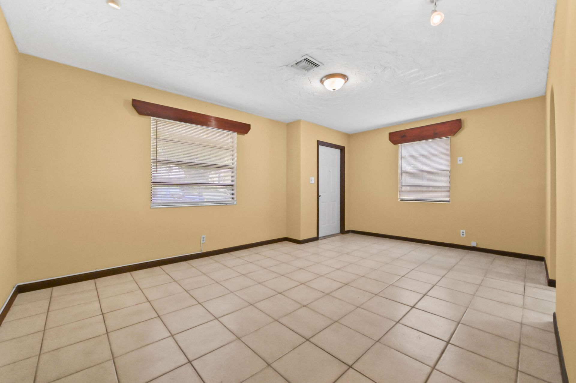 811 32nd Street, West Palm Beach, FL 33407 Photo