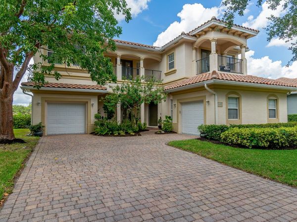 428 Cresta Circle, West Palm Beach, FL 33413
