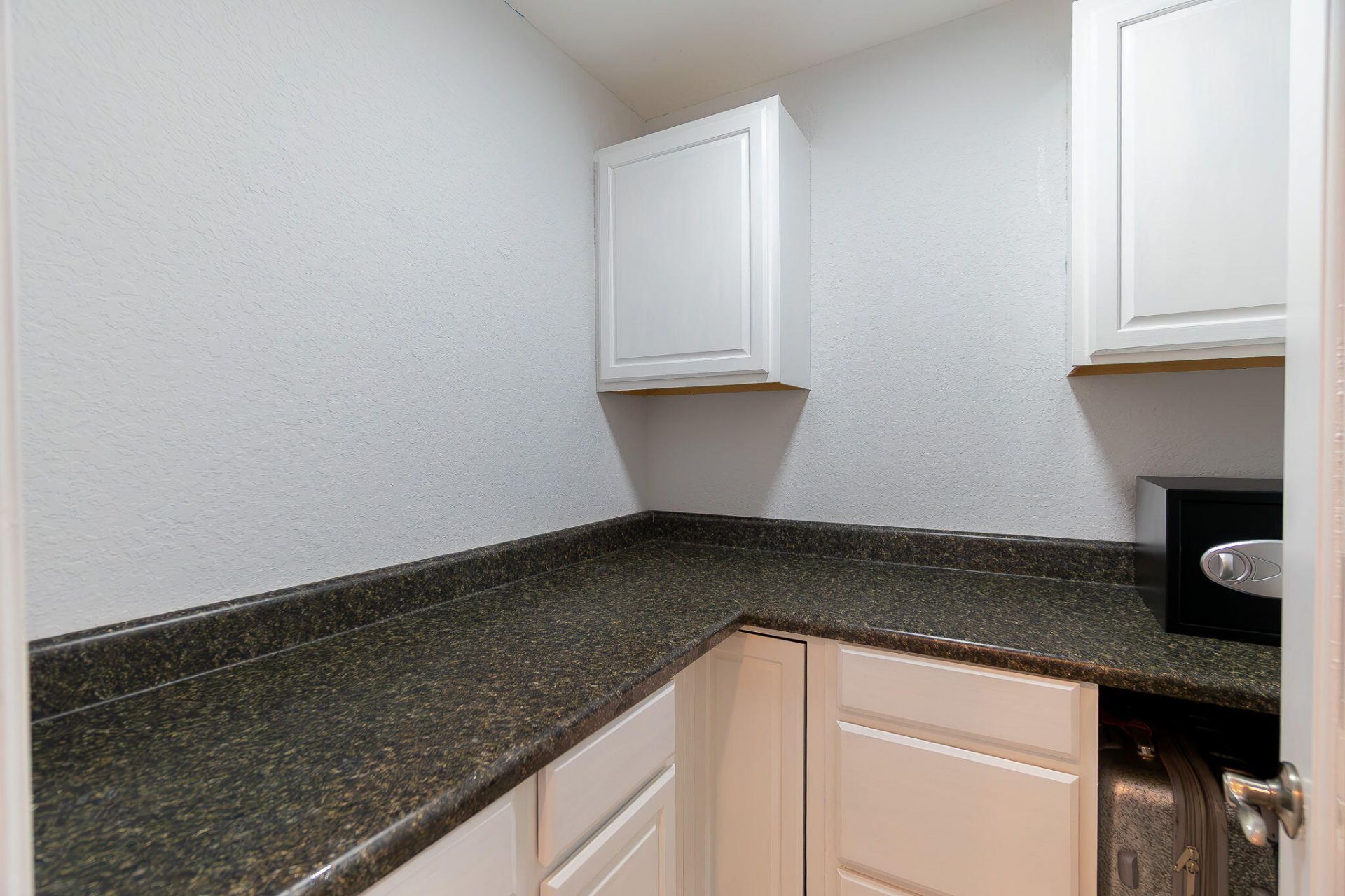 428 Cresta Circle, West Palm Beach, FL 33413 Photo