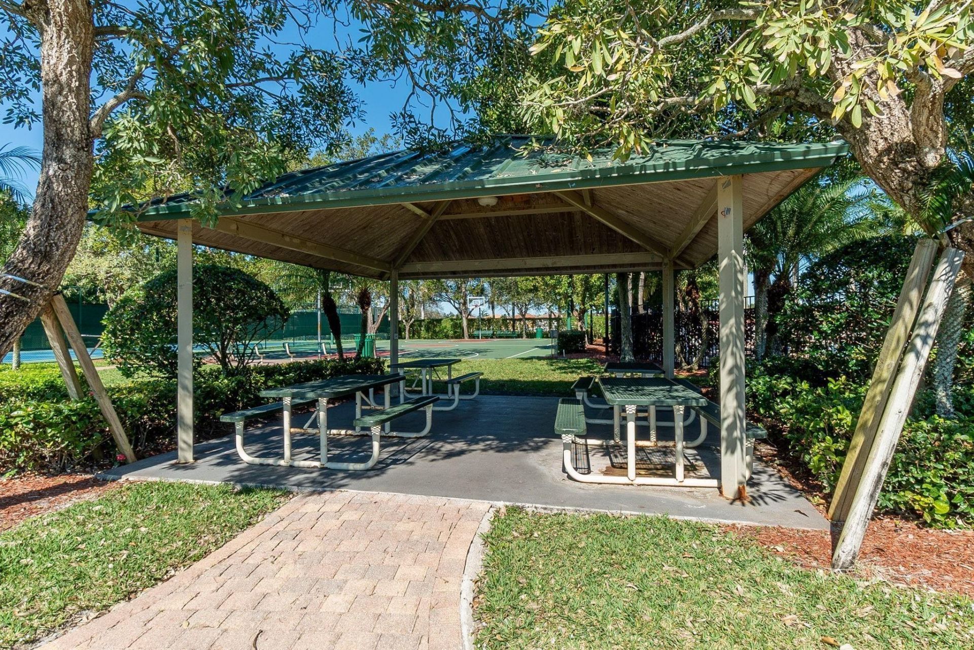 428 Cresta Circle, West Palm Beach, FL 33413 Photo
