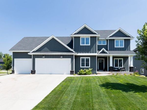 1130 Griffin Avenue , Mahtomedi, MN 55115