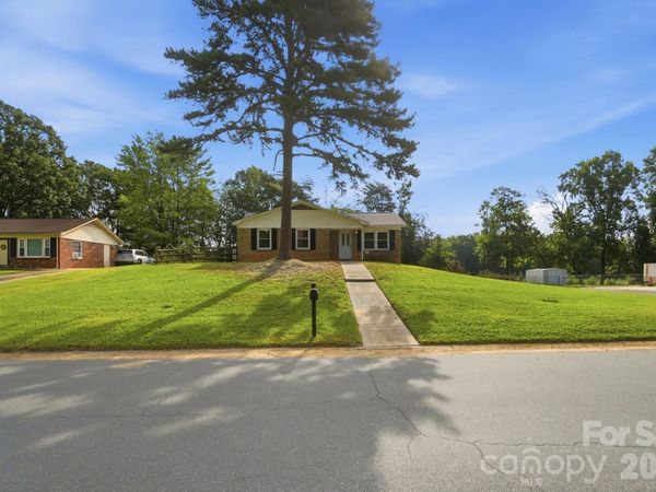 9933 Starwood Drive , Charlotte, NC 28215
