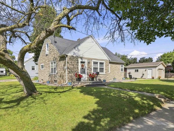 228 KAMPS STREET, Combined Locks, WI 54113
