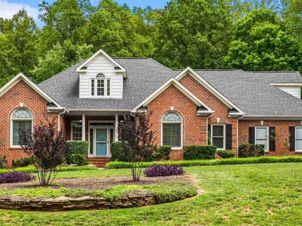 1912 Ridge Oaks Court, Oak Ridge, NC 27310