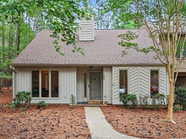 106 Old Stable Court, Chapel Hill, NC 27514