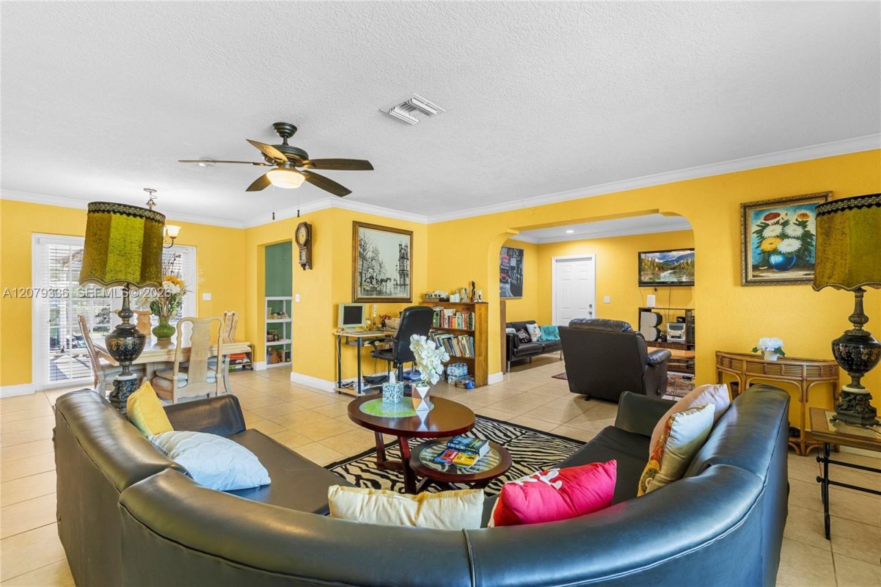 311 SW 70th Ter, Pembroke Pines, FL 33023 Photo