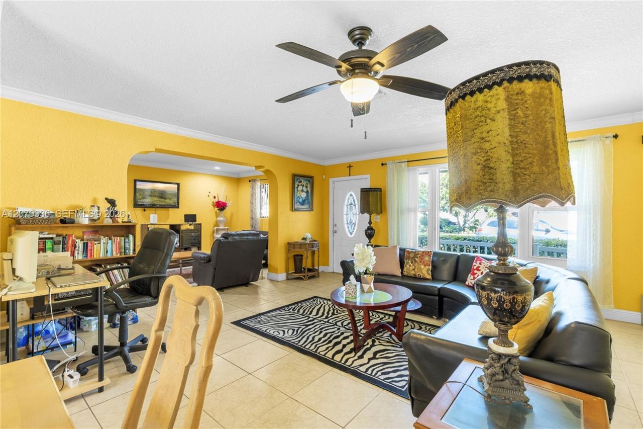 311 SW 70th Ter, Pembroke Pines, FL 33023 Photo