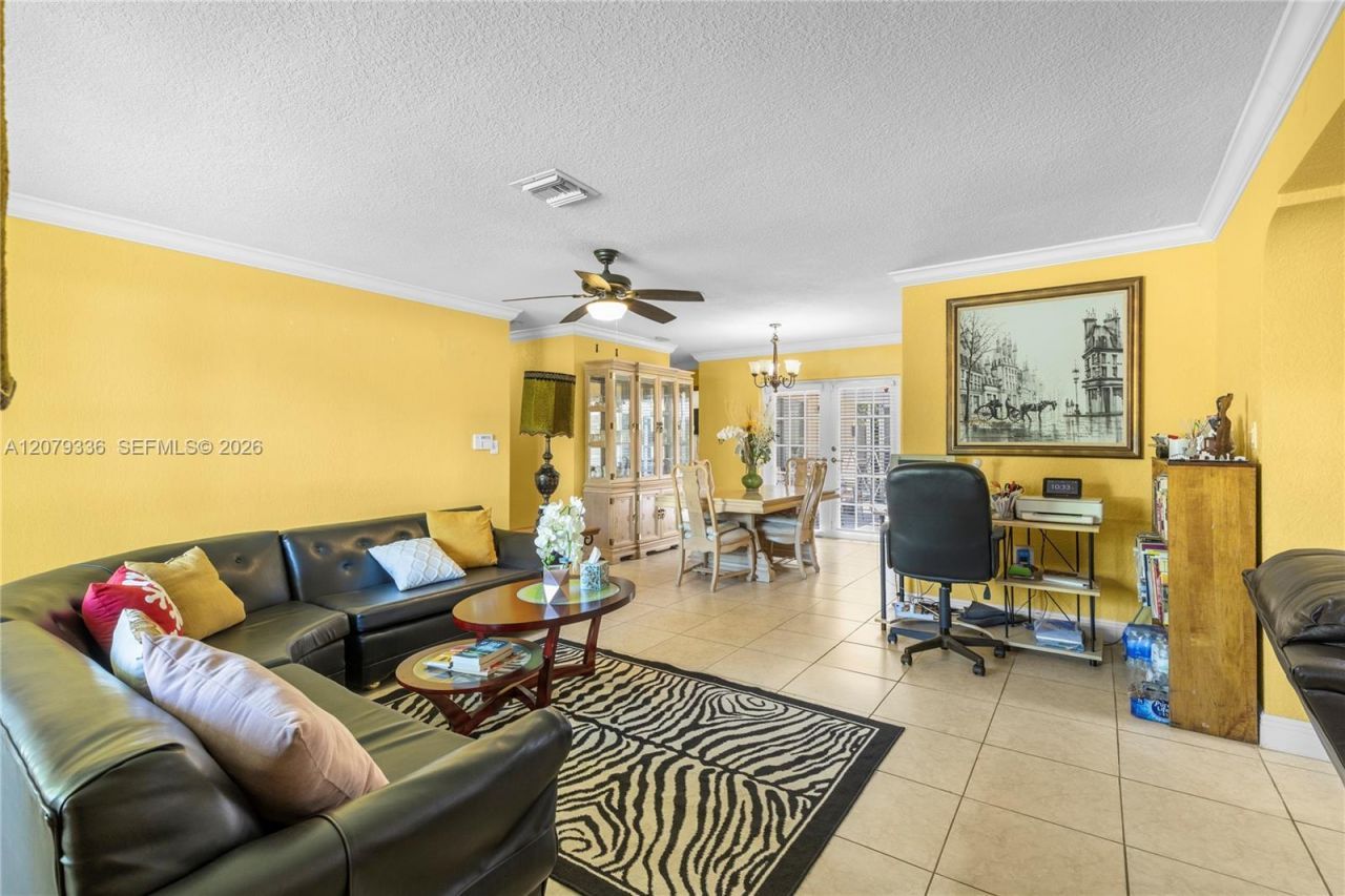 311 SW 70th Ter, Pembroke Pines, FL 33023 Photo