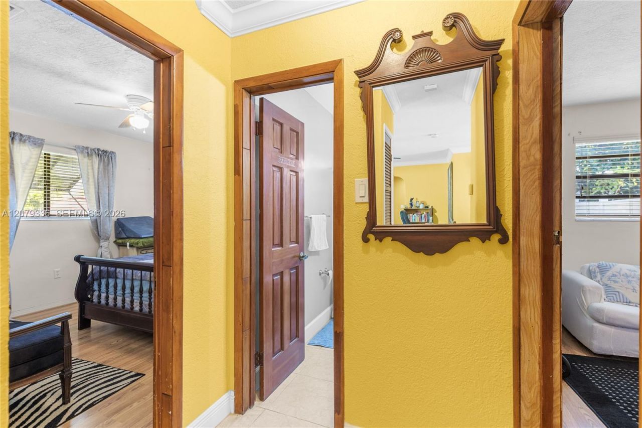 311 SW 70th Ter, Pembroke Pines, FL 33023 Photo