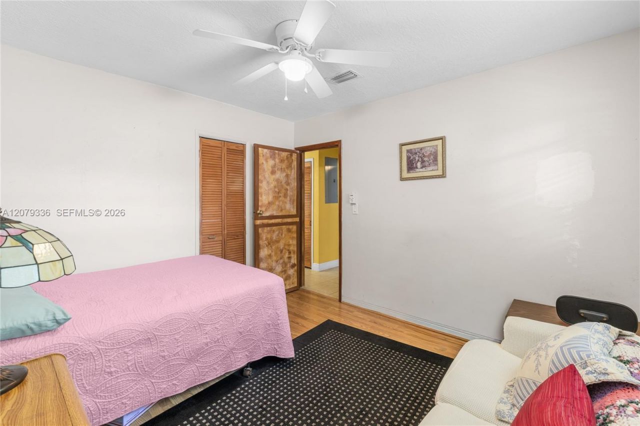 311 SW 70th Ter, Pembroke Pines, FL 33023 Photo