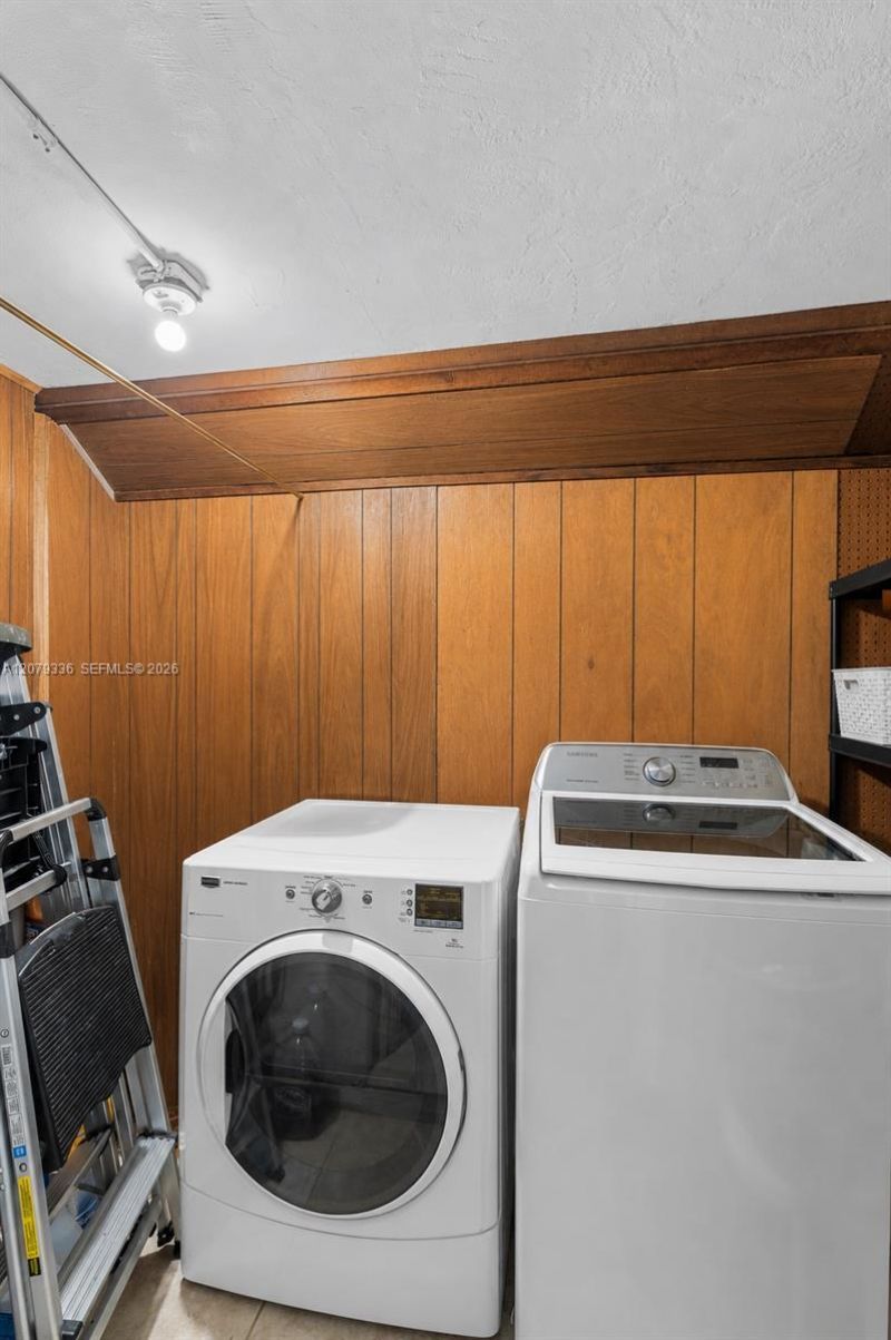 311 SW 70th Ter, Pembroke Pines, FL 33023 Photo