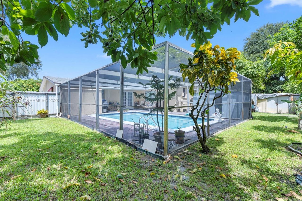 311 SW 70th Ter, Pembroke Pines, FL 33023 Photo