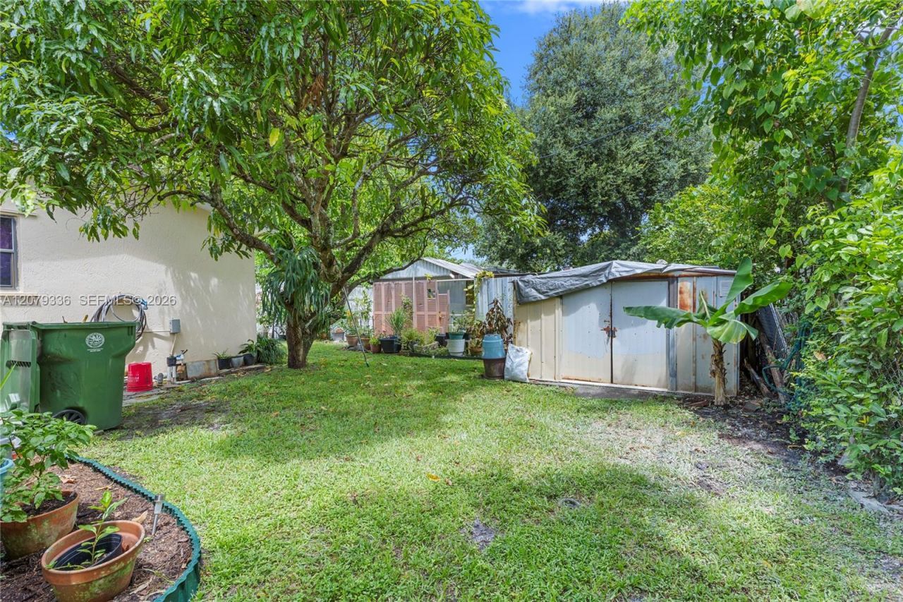 311 SW 70th Ter, Pembroke Pines, FL 33023 Photo