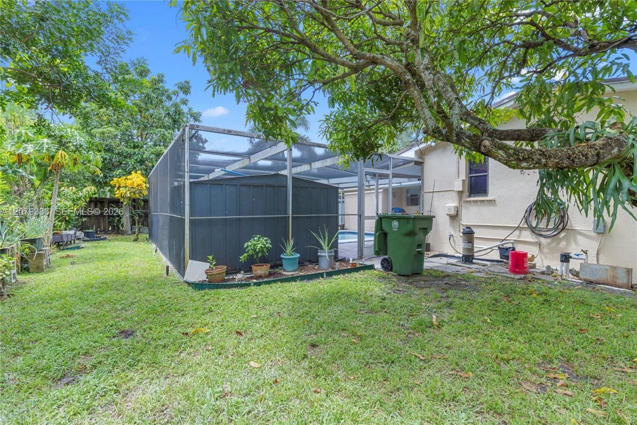 311 SW 70th Ter, Pembroke Pines, FL 33023 Photo