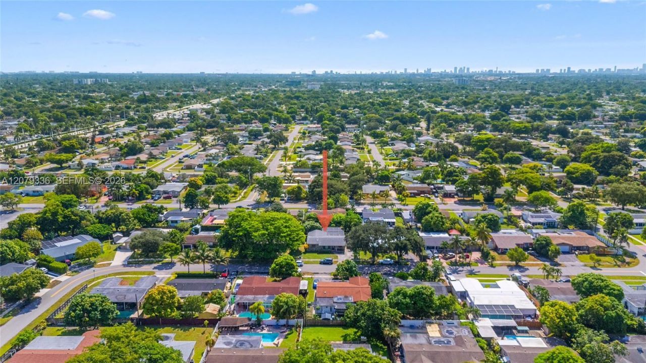 311 SW 70th Ter, Pembroke Pines, FL 33023 Photo
