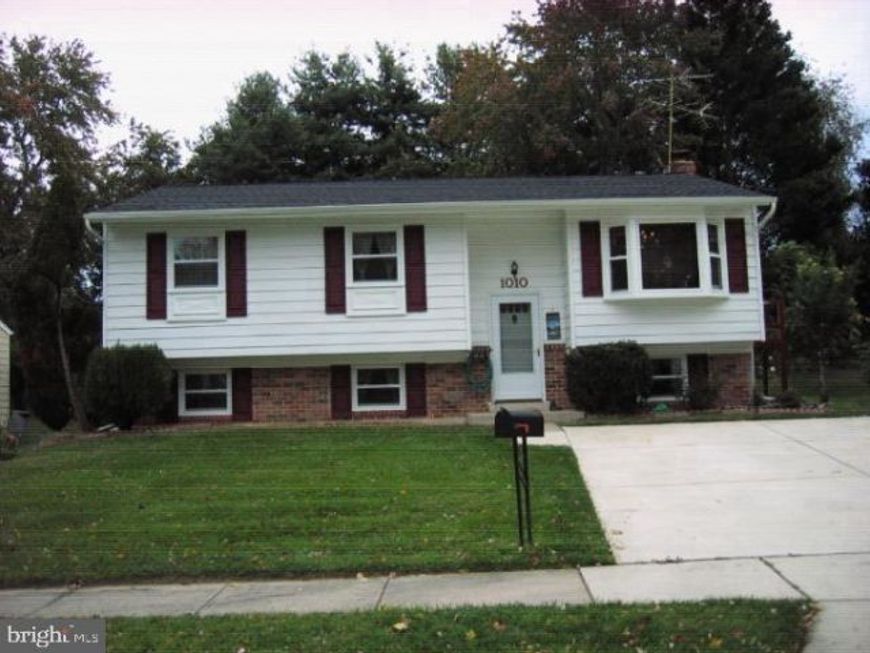1010 Julian Place , Rockville, MD 20852 Main Photo