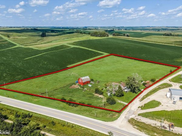 610 8th Street, Exira, IA 50076