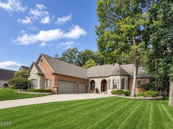 7842 Windsor Wood Court, Maumee, OH 43537