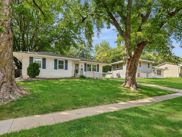 2808 78th Street, Urbandale, IA 50322
