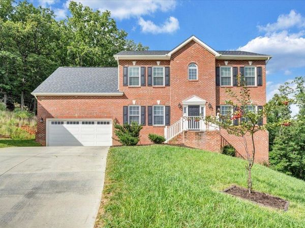 4290 Campbell View LN , Roanoke, VA 24018
