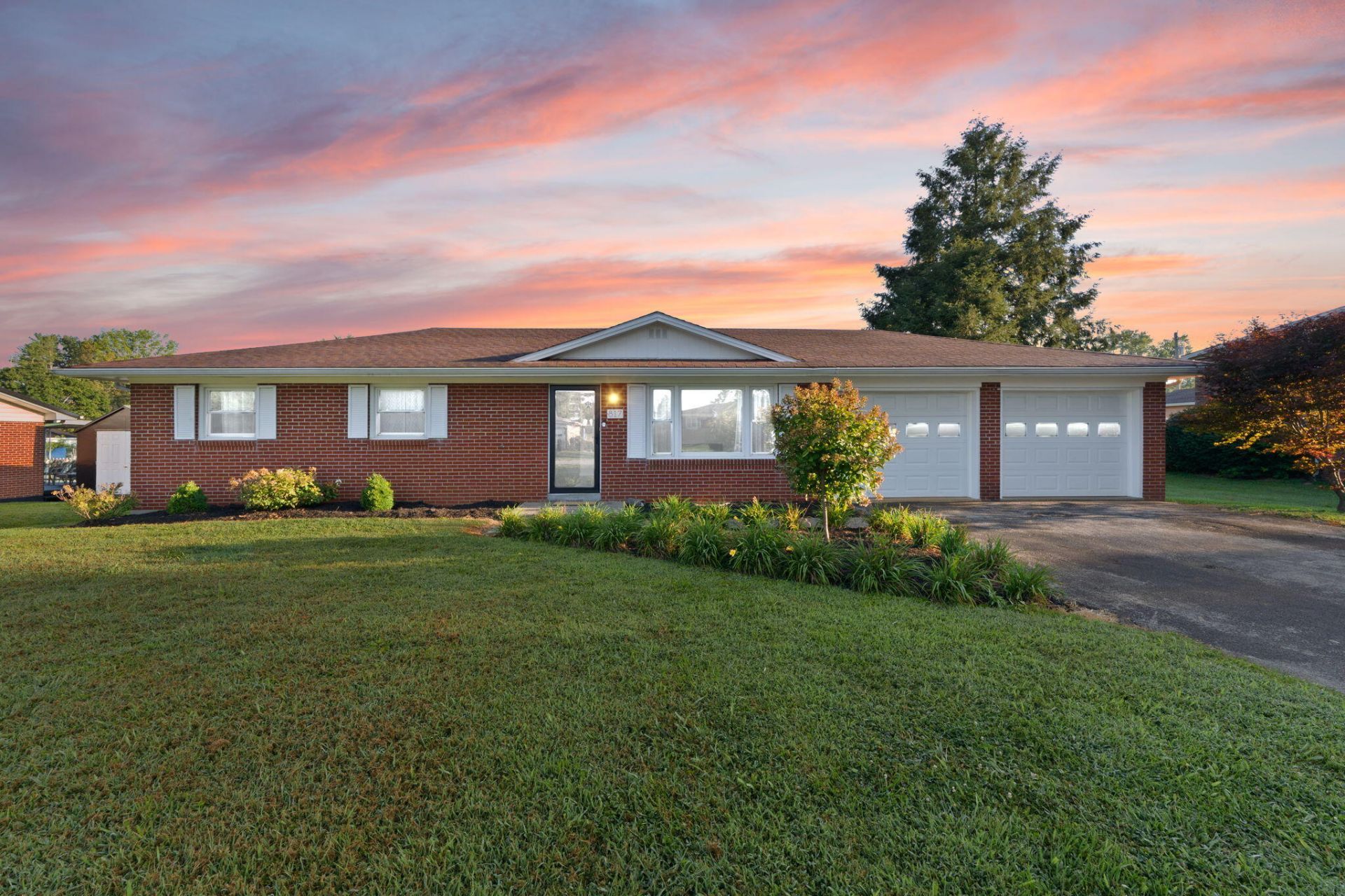 817 S Horseshoe Drive, Somerset, KY 42501 Main Photo
