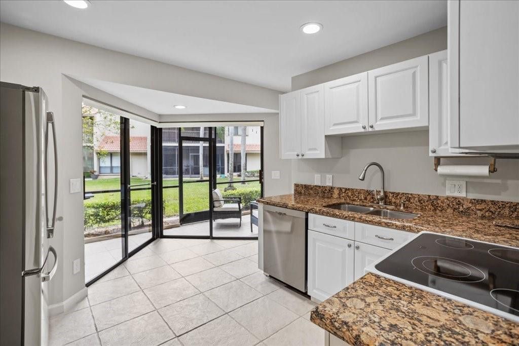 5670 Coach House Circle, Unit B, Boca Raton, FL 33486 Photo
