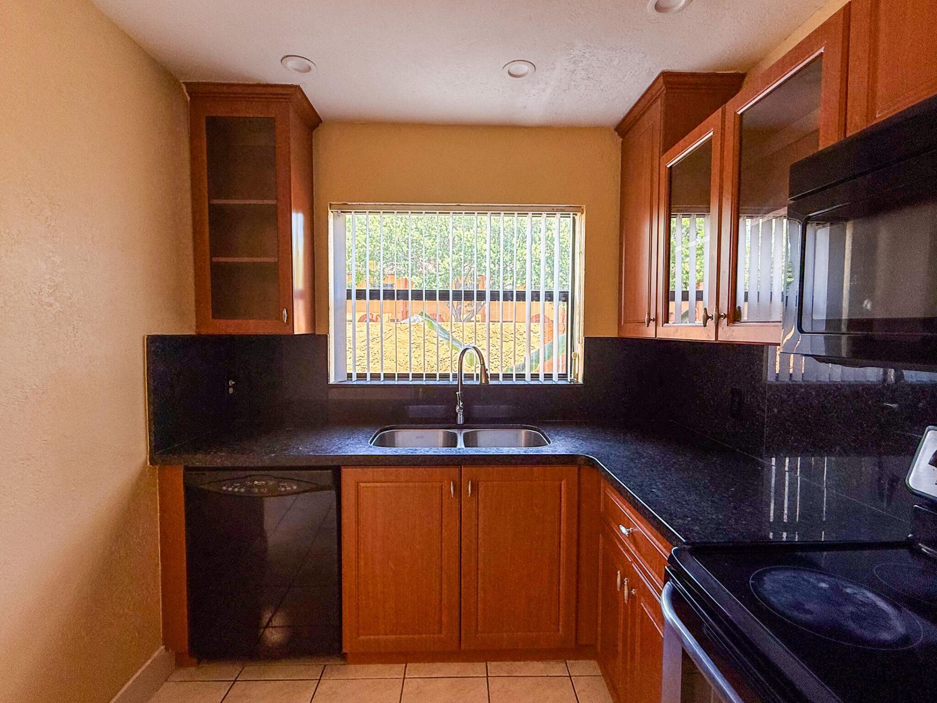 4567 NW 90th Avenue, Sunrise, FL 33351 Photo