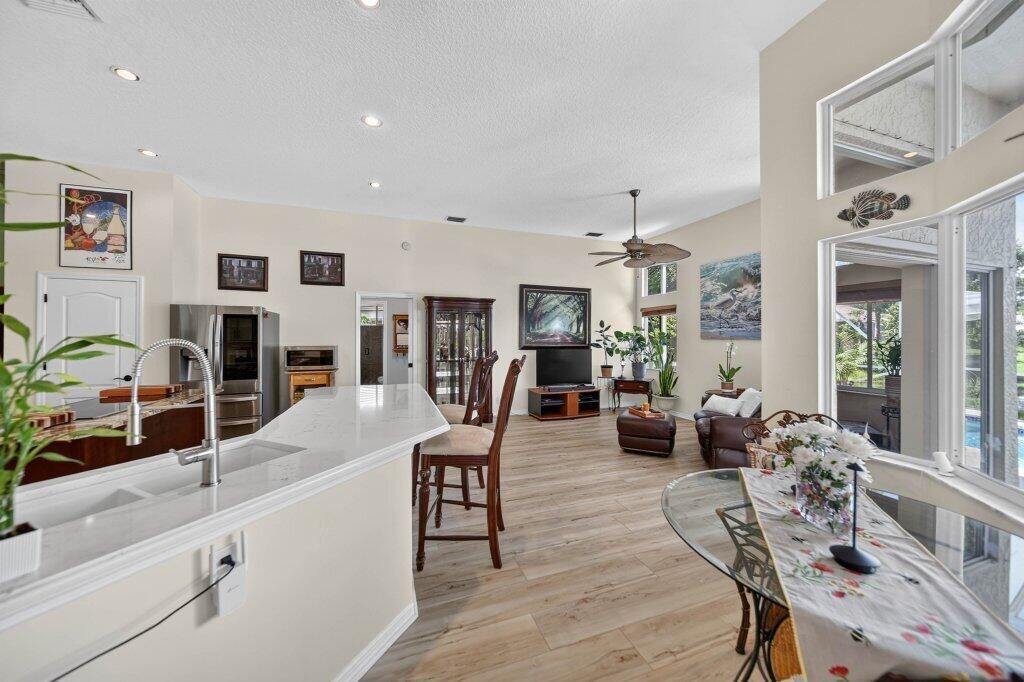 913 SW Lighthouse Drive, Palm City, FL 34990 Photo