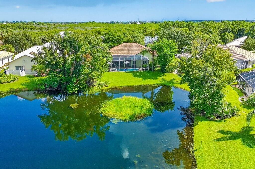 913 SW Lighthouse Drive, Palm City, FL 34990 Photo