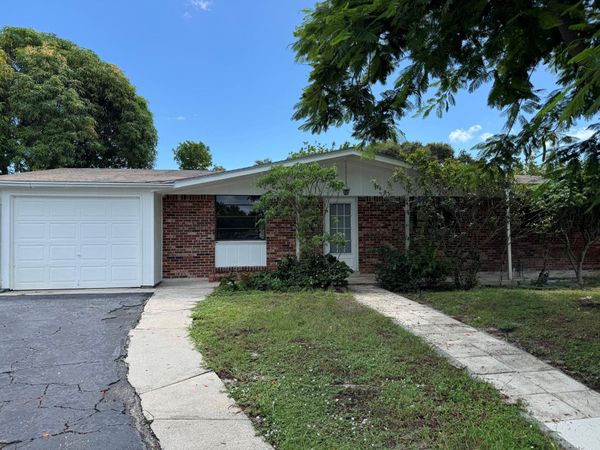 3651 BAHAMA Road, Cabana Colony, FL 33410