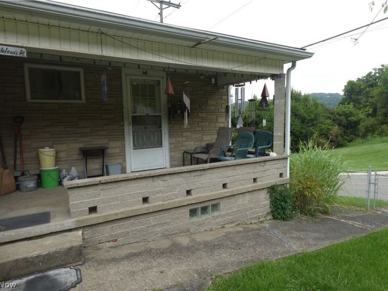 56505 Boyd Avenue, Bridgeport, OH 43912 Photo 2