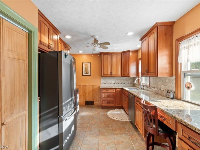 164 Maplecrest Street SW, North Canton, OH 44720 Photo 10