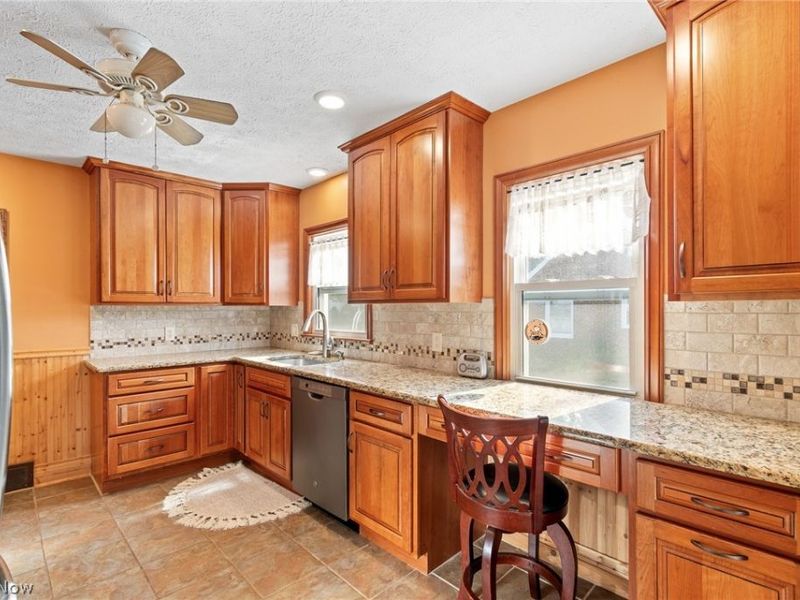 164 Maplecrest Street SW, North Canton, OH 44720 Photo 11