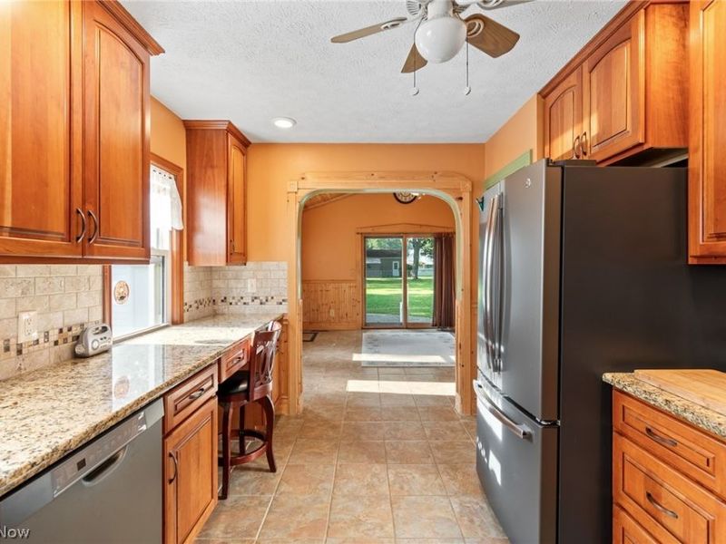 164 Maplecrest Street SW, North Canton, OH 44720 Photo 9