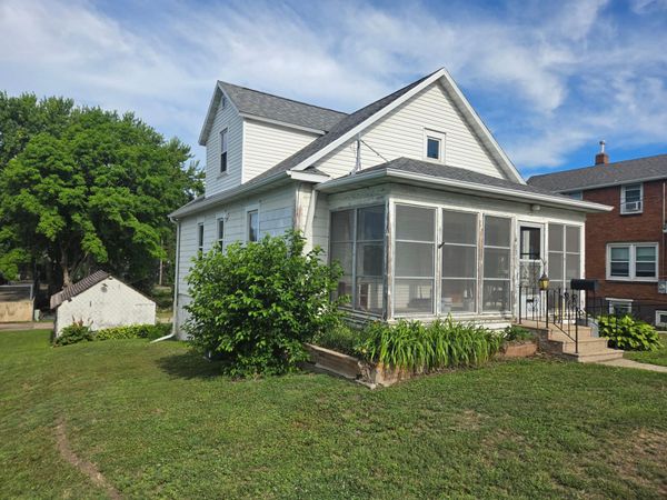 413 Saint Thomas Avenue , Albert Lea, MN 56007