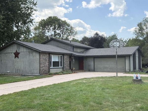 1200 E 21ST STREET, Marshfield, WI 54449