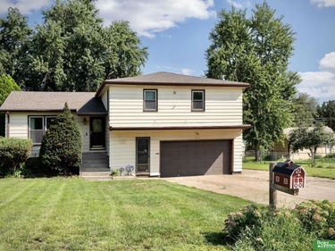 8520 Decatur Street, Omaha, NE 68114