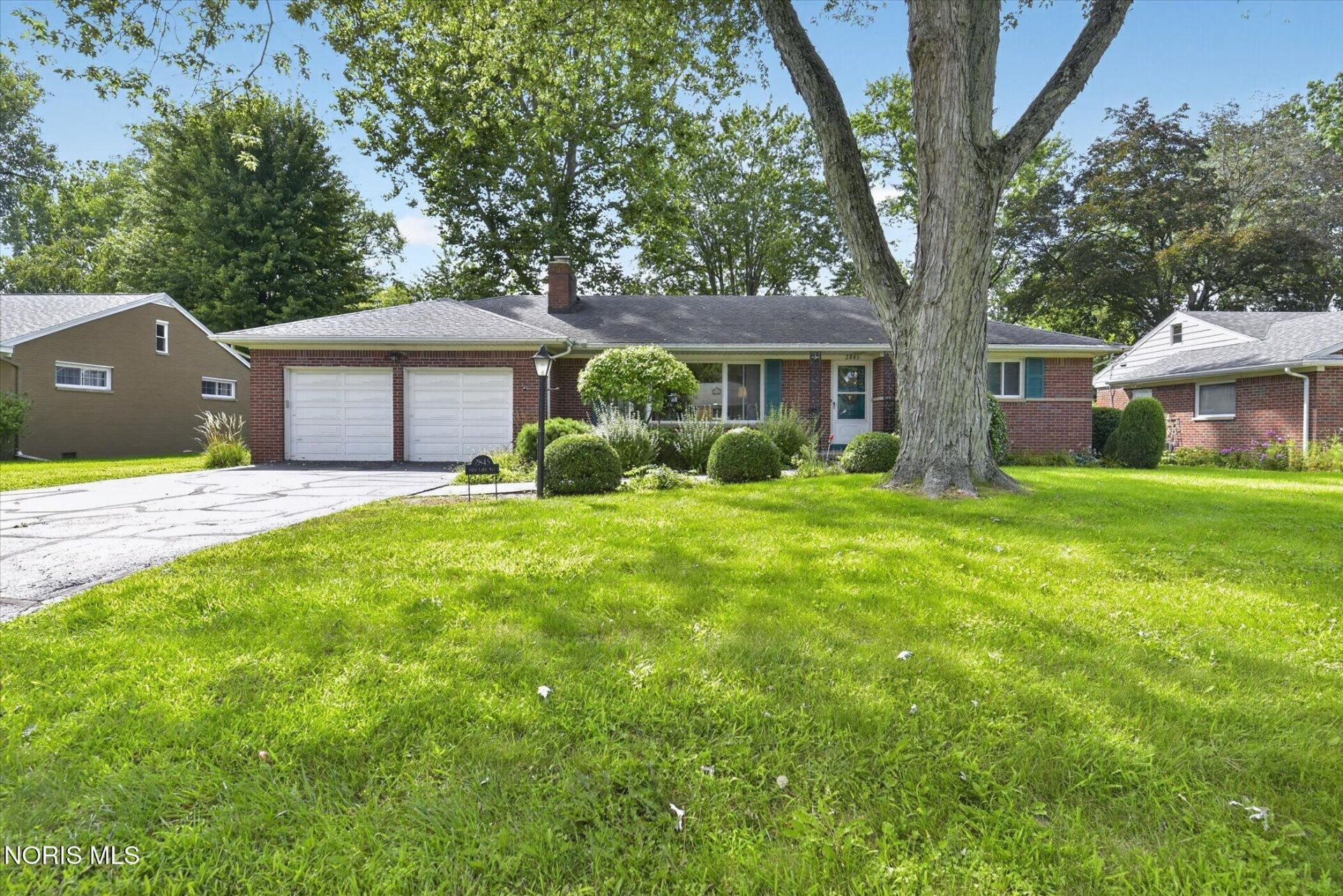 2845 Isha Laye Way, Toledo, OH 43606 Main Photo