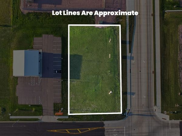 400 W Opal Ln, Hartford, SD 57033
